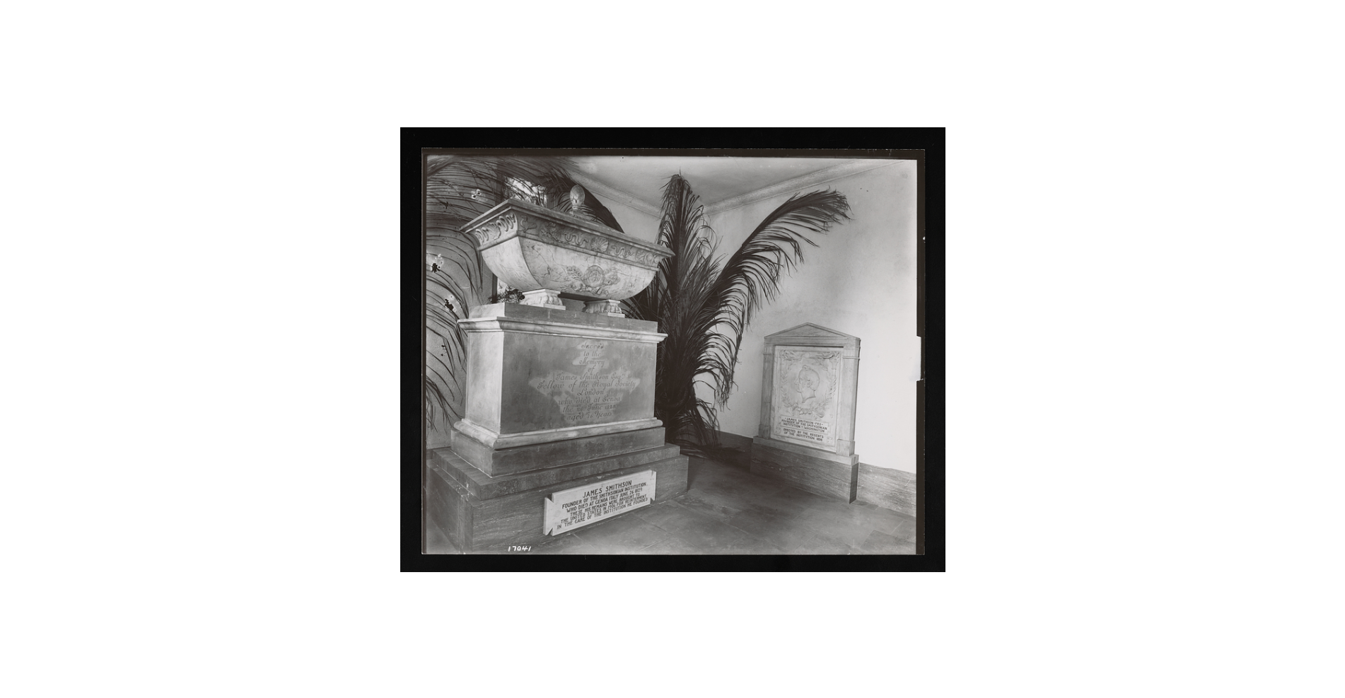 The original crypt in 1905: behind Smithson's tomb, a large palm and the original plaque from his grave can be seen