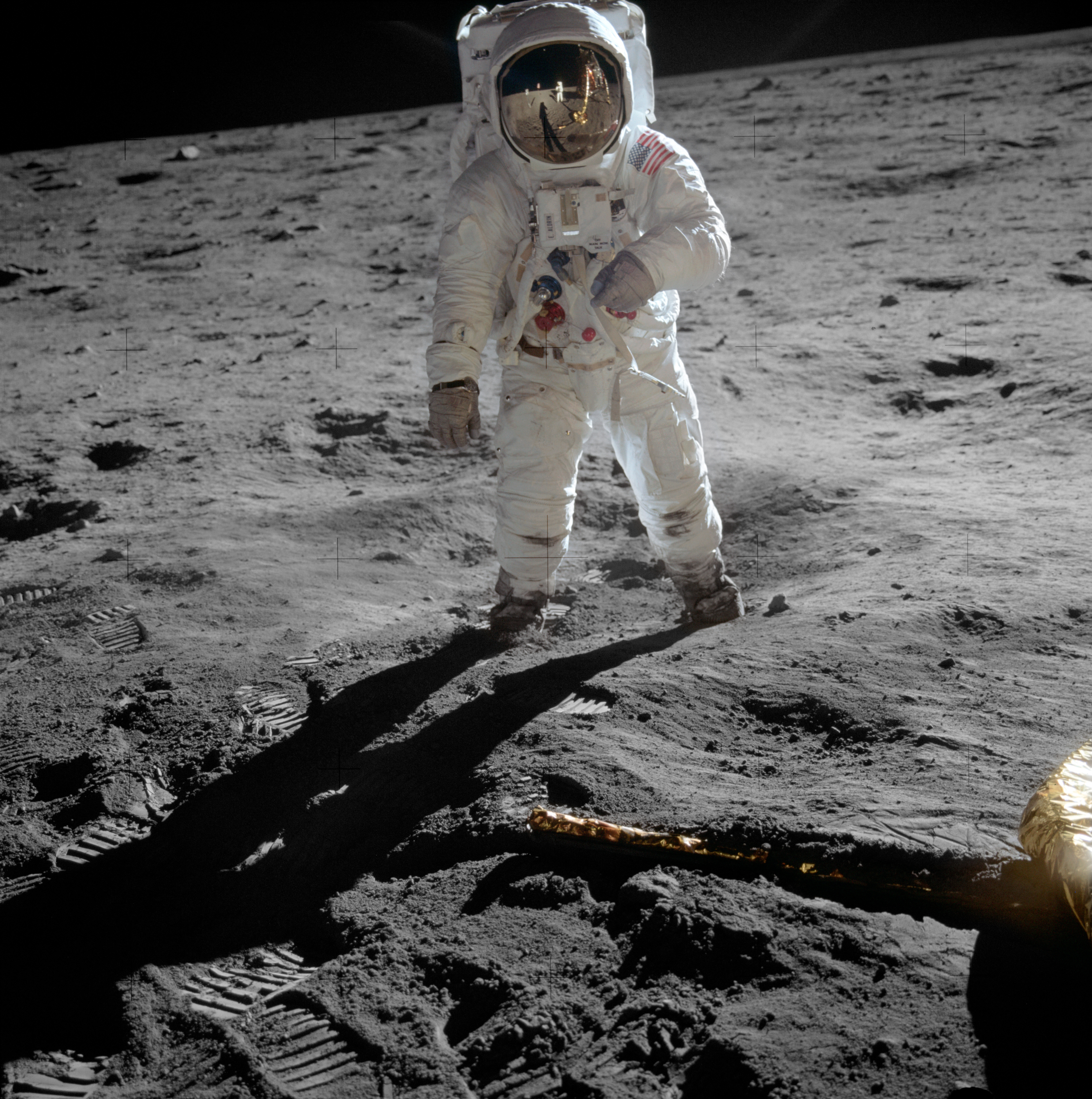 “Aldrin Apollo 11 Original”. 1969. https://en.wikipedia.org/wiki/File:Aldrin_Apollo_11_original.jpg.
