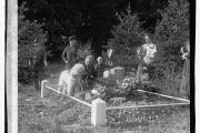 Dog funeral at Aspin Hill Pet Cemetery, October 7, 1921. (Source: Library of Congress)