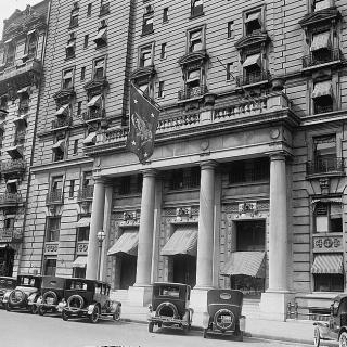 The Presidential Flag flew outside the Willard Hotel when President Calvin Coolidge stayed there in 1923. 