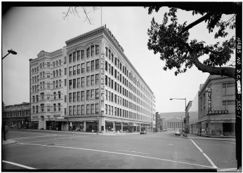 Historic American Buildings Survey, Creator, Milbure & Heister & Company, James L Parsons, and Clifton B White. Lansburgh's Department Store, E & Eighth Streets Northwest, Washington, District of Columbia, DC. Washington Washington D.C, 1933. Documentation Compiled After. Photograph. https://www.loc.gov/item/dc0219/.