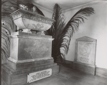 The original crypt in 1905: behind Smithson's tomb, a large palm and the original plaque from his grave can be seen