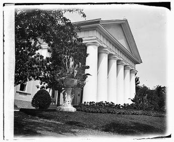 Arlington Estate Mansion in 1918.
