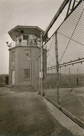 Front gate of Lorton Reformatory, 1969. (Credit: Reprinted with permission of the DC Public Library, Star Collection, © Washington Post.)