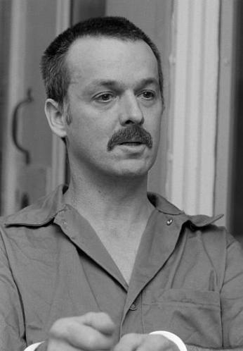 Convicted murderer Bernard Welch speaks with a reporter in Washington, March 29, 1981. Welch was convicted in the murder of Dr. Michael Halberstam of Washington, D.C. (AP Photo) Convicted murderer Bernard Welch speaks with a reporter in Washington, March 29, 1981. Welch was convicted in the murder of Dr. Michael Halberstam of Washington, D.C. (AP Photo)
