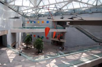Interior view of the East Building of the National Gallery of Art (Credit: Wikimedia Commons)