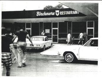 Exterior of the original Birchmere location