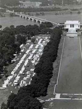 With its location on the National Mall, Resurrection City became another monument that tourists flocked to see. (Photo Source: Historical Society of Washington, D.C.)