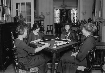 Women playing Mah Jongg in Washington, December 30, 1922. (Source: National Photo Company Collection, Library of Congress) Women playing Mah Jongg in Washington, December 30, 1922. (Source: National Photo Company Collection, Library of Congress)