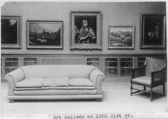 Phillips Collection gallery A gallery with paintings and a sofa at the Phillips Collection, DC