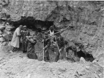 Enrollees repairing prism at the C&O Canal. (Source: National Archives at College Park)
