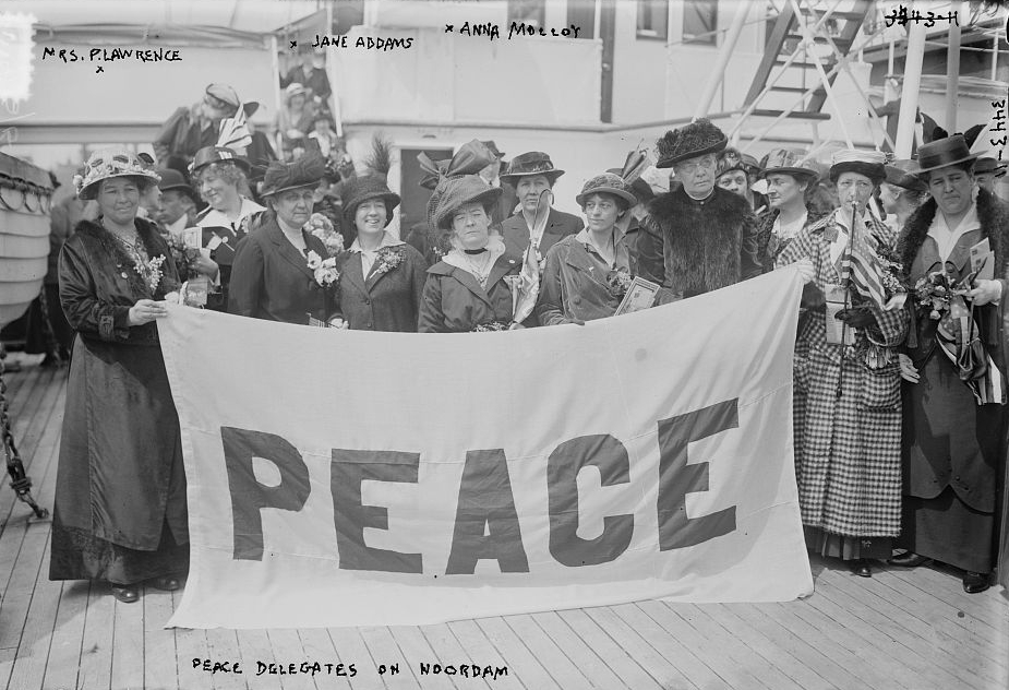 American delegates to the International Congress of Women which was held at the Hague, the Netherlands in 1915. (Source: Library of Congress)