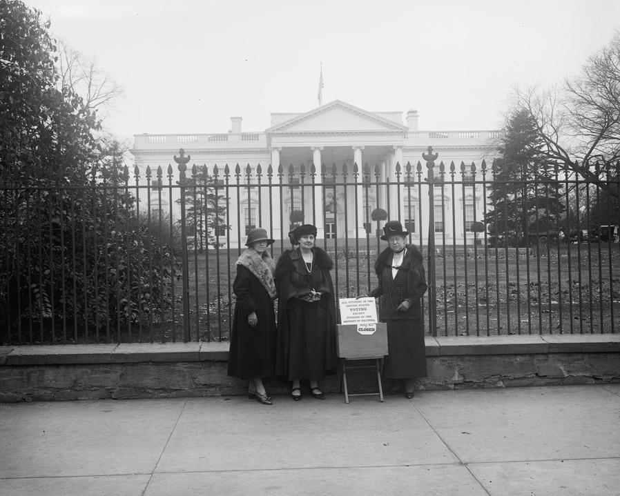 Members of the League of Women Voters of the District of Columbia protest outside the White House in 1924