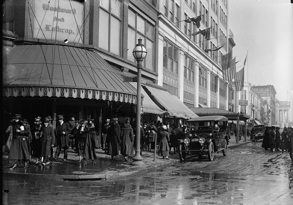 Street scene, Woodward & Lothrop, 11th and F Streets, NW, Washington, D.C. (Source: Library of Congress)