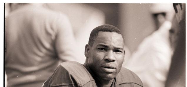 Hall of Fame football player Bobby Mitchell, the first African-American to play for the Washington Redskins. (Image source: Associated Press)