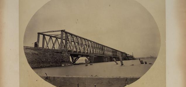 Long Bridge c.1861-1865 (Credit: Library of Congress)