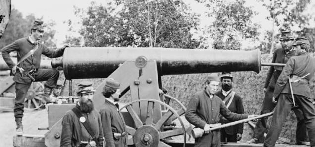 Ciivl War guns at Fort Woodbury. (Source: Library of Coungress)